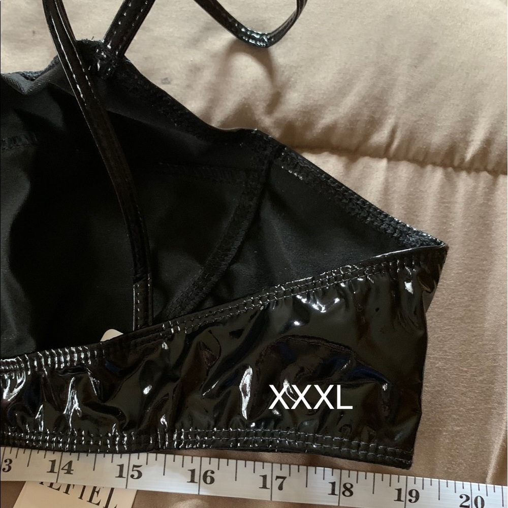 🔥HP❣️LAST 1❣️NWT Black Wetlook Faux Leather Wirefree Bra 34B-36D (see sz info) - Picture 9 of 9